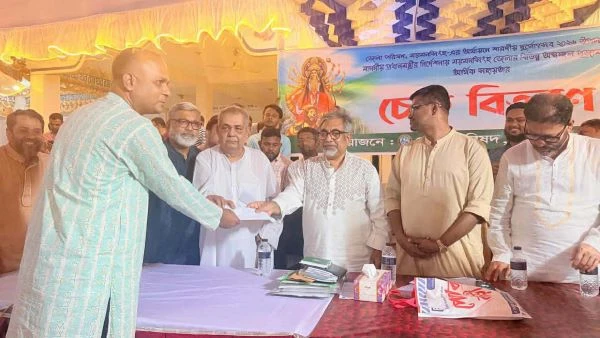 ময়মনসিংহের ২৫৭ পূজামণ্ডপে জেলা পরিষদের আর্থিক সহায়তা